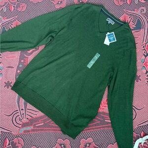 Club Room Men's V-Neck Sweater in Dark Green